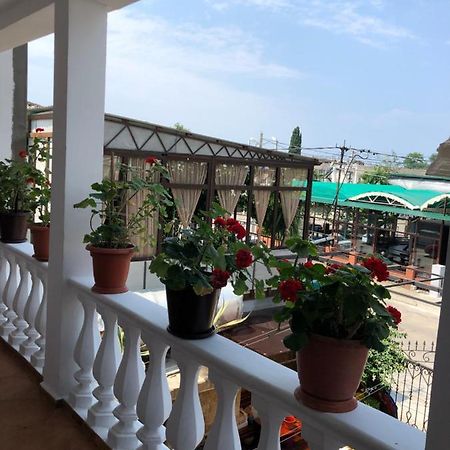 Nina Mini Hotel Gagra Exterior foto