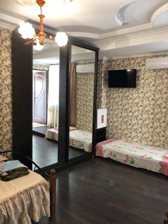 Nina Mini Hotel Gagra Exterior foto