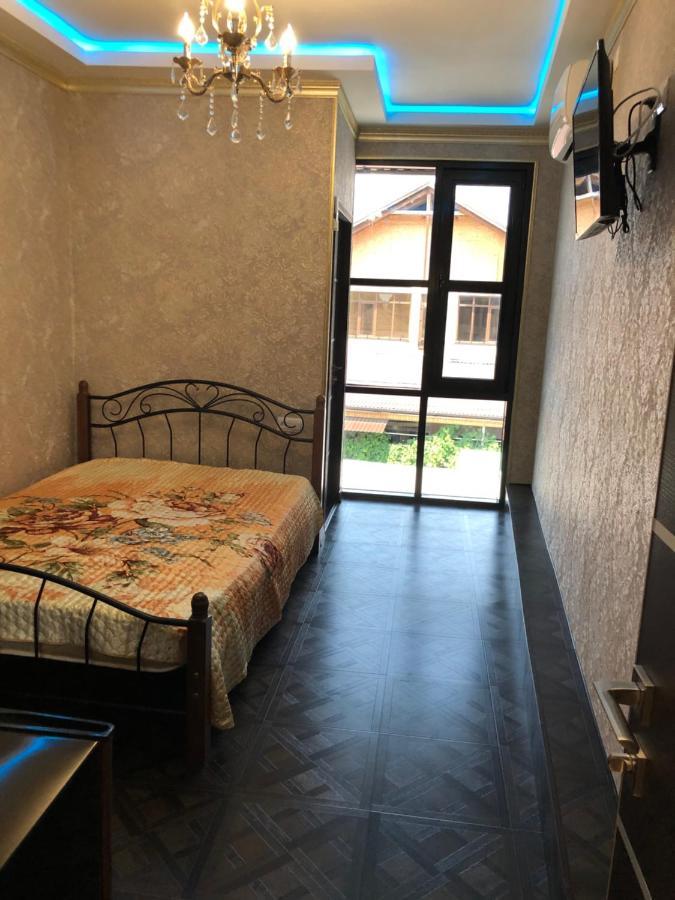 Nina Mini Hotel Gagra Exterior foto